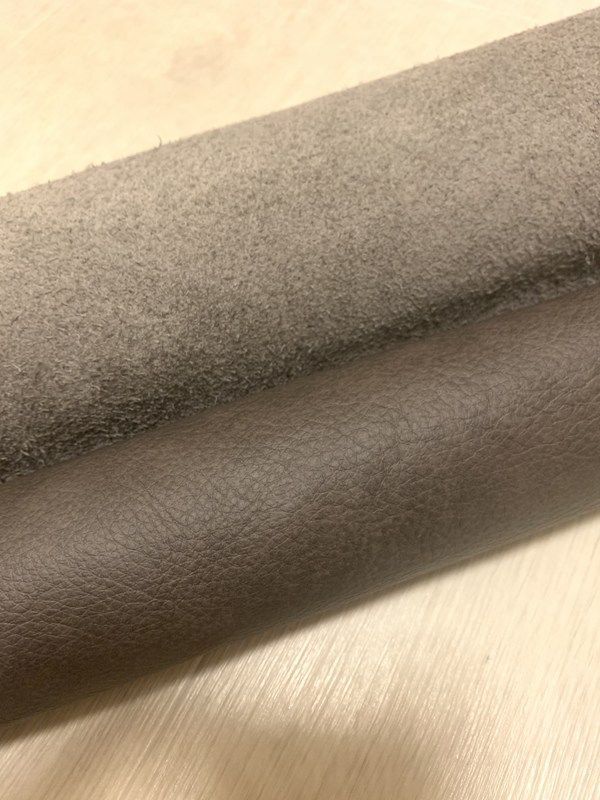 チャコールグレー 256ds クロム革 牛革 イタリア レザー ムラ染め はぎれ 一枚革 レザークラフト 革 皮 本革 diy 生地 材料