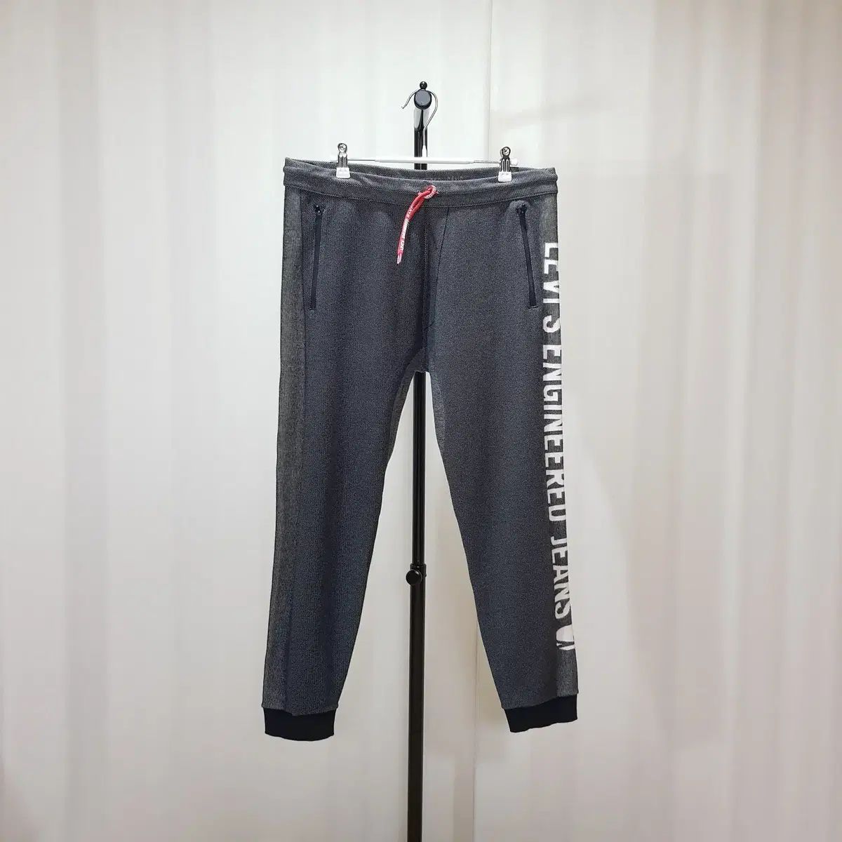 LEVI S リーバイス エンジニアドジーンズ 20 周年 ニット セーター ジョガー パンツ 32 A137