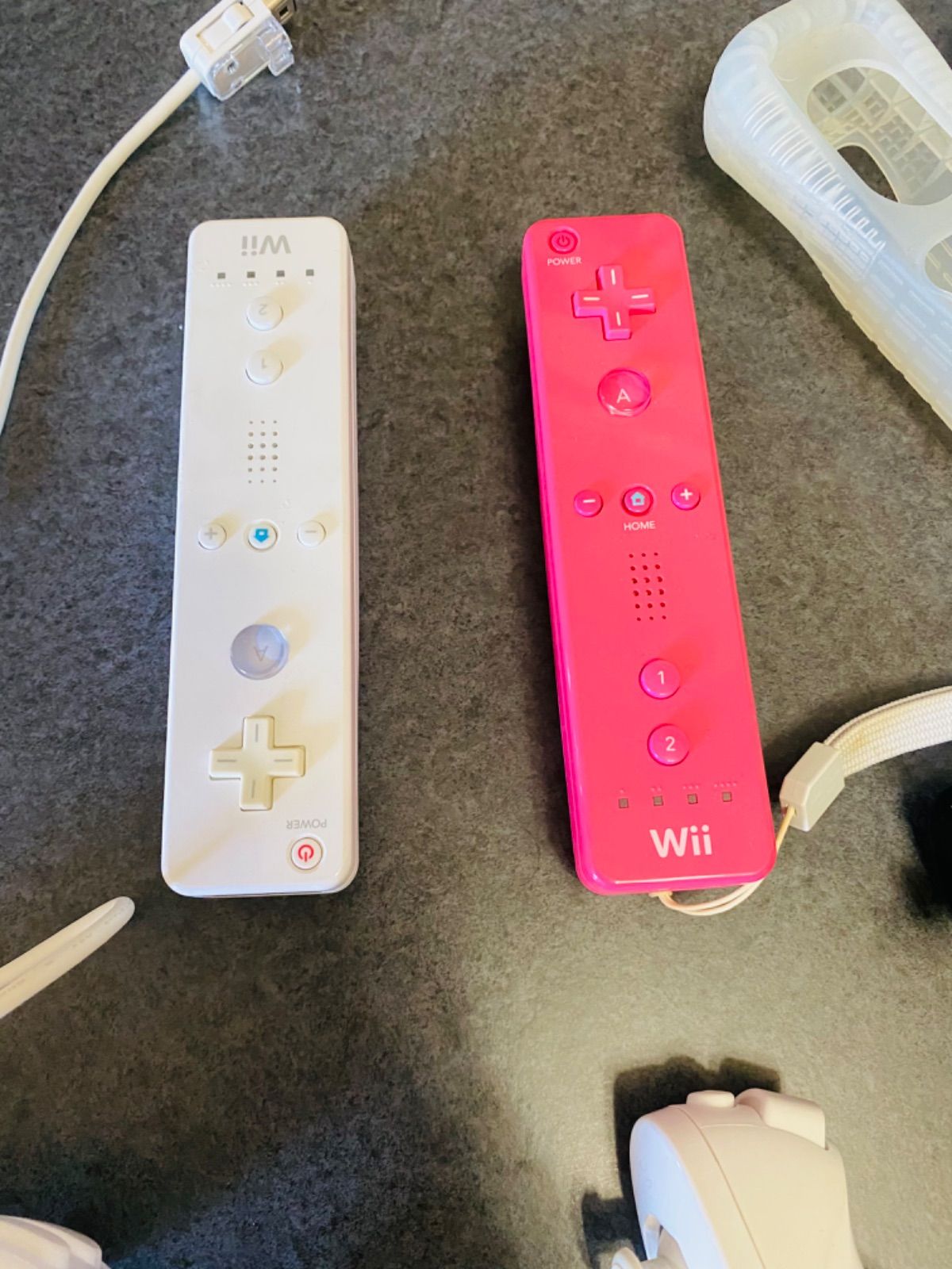 本物品質の Wiiリモコンプラス４色付 Wii本体フルセット+おまけソフト