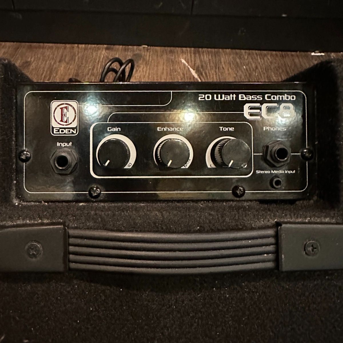 EDEN EC8 Bass Amplifier エデン ベースアンプ コンボ - メルカリ