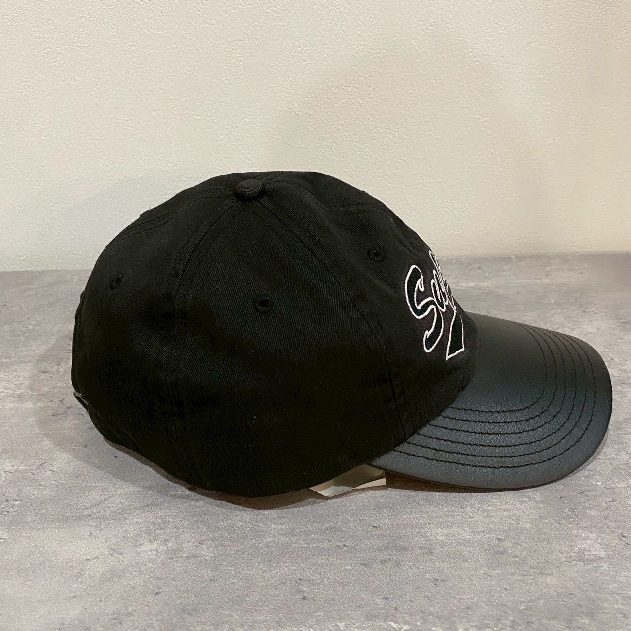 Supreme』シュプリーム レザーバイザーキャップ - メルカリ