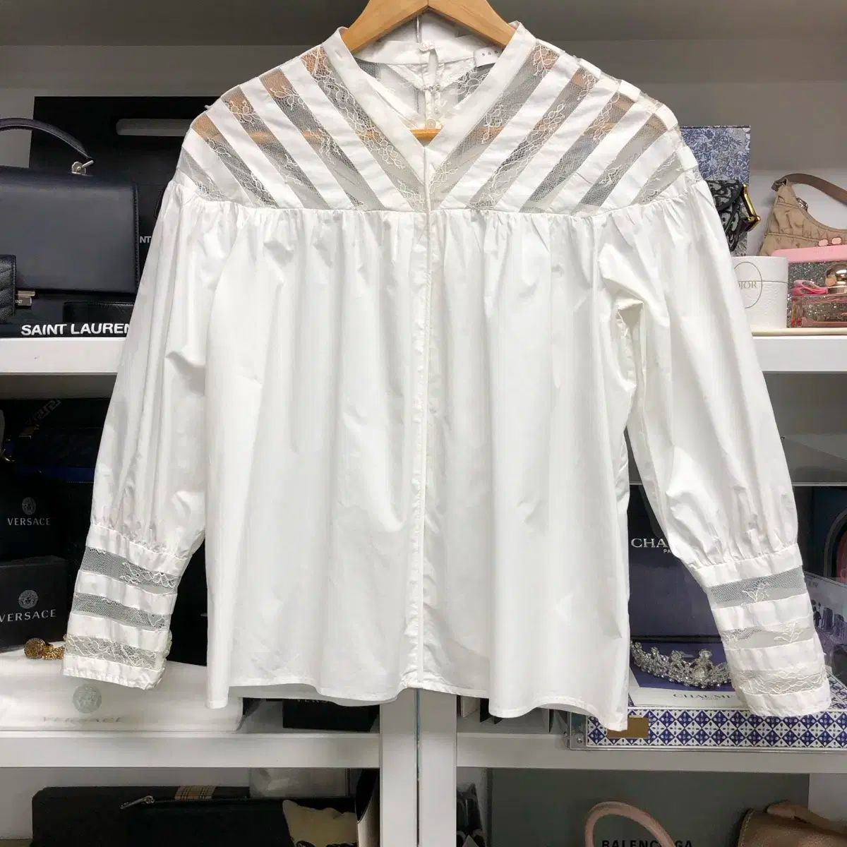 Sandro - ❤️Sandro2023新作新品　白　長袖　ブラウス　オシャレ SANDRO SANDRO(サンドロ) 刺繡 ディテール ブラウス - メルカリ