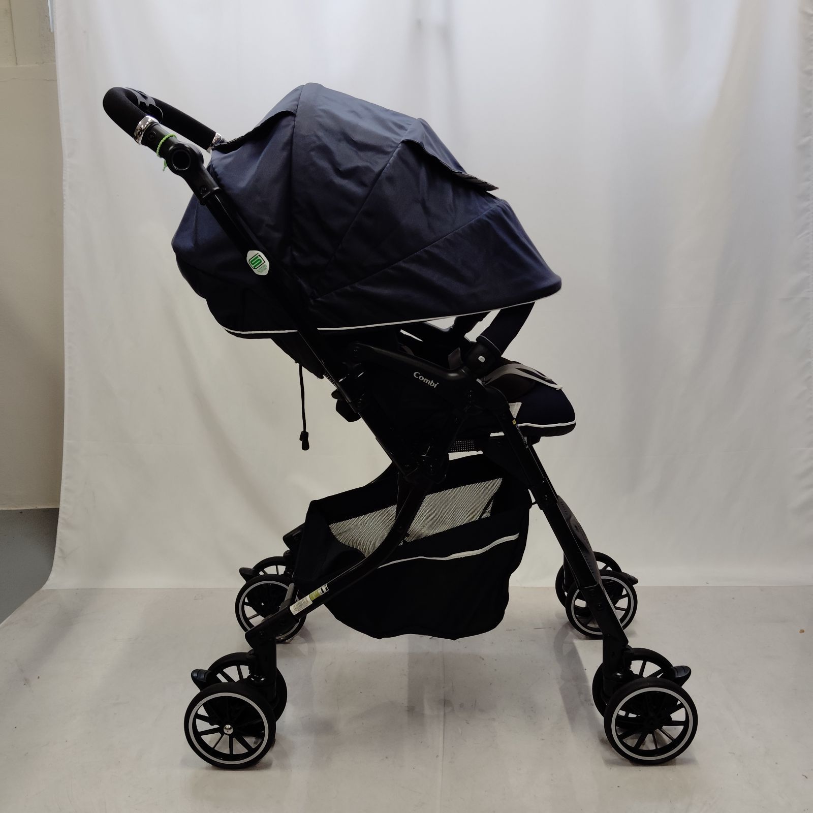 combi ベビーカー 美品 メチャカル オート4キャス Simplight エッグ