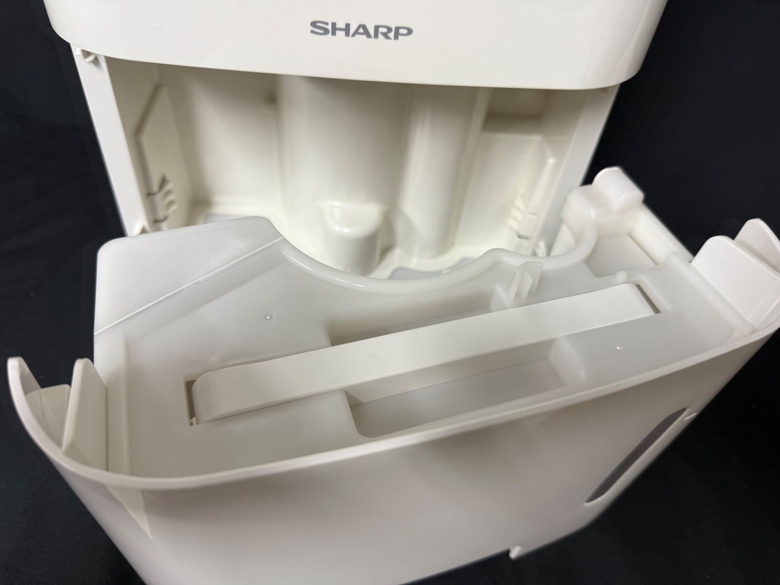 冷暖房・空調 SHARPシャープ 衣類乾燥除湿機 CV-G71-W 木造9畳～鉄筋18 