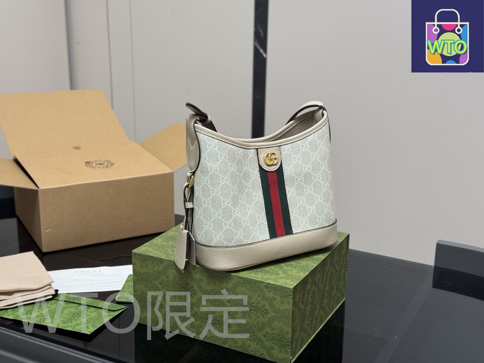 今日WTO】Gucci グッチ 折りたたみ式ボックスと飛行機型ボックス