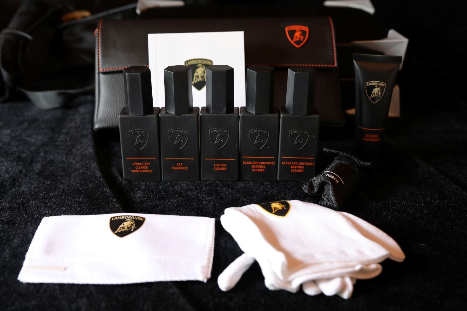Lamborghini REVUELTO ランボルギーニレヴエルト純正ケアキット 新品・未使用】Lamborghini ランボルギーニ 純正ケアキット【REVUELTO