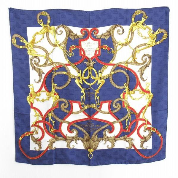 HERMÈS エルメス カレ90 シルクスカーフ　紺白赤 apzs エルメス HERMES スカーフ 紺 シルク カレ90 Par Mefsire ANTOINE