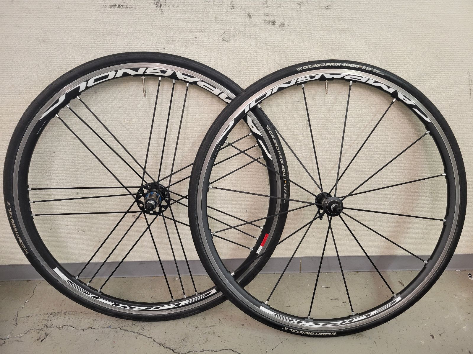 Simatan20さま専用 】 □ CAMPAGNOLO EURUS MEGA G3 C15 CL 700c 軽量 前後ホイール 622×15c カンパニョーロ  ユーラス カンパ11/12s対応 前後ホイール GRAND PRIX 4000 T-106 - メルカリ