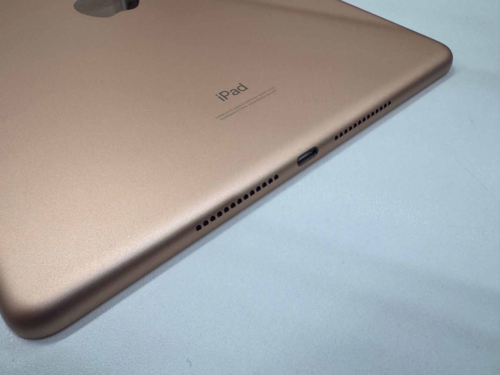 iPad第8世代 WiFi+セルラーモデル ゴールド/32GB iPad 32GB 第8世代 (第8