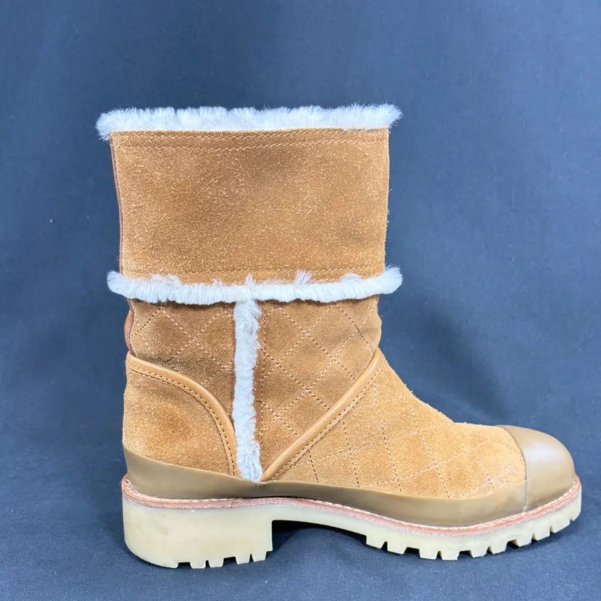 Tory Burch トリーバーチ スエード キルティングステッチ ムートン 