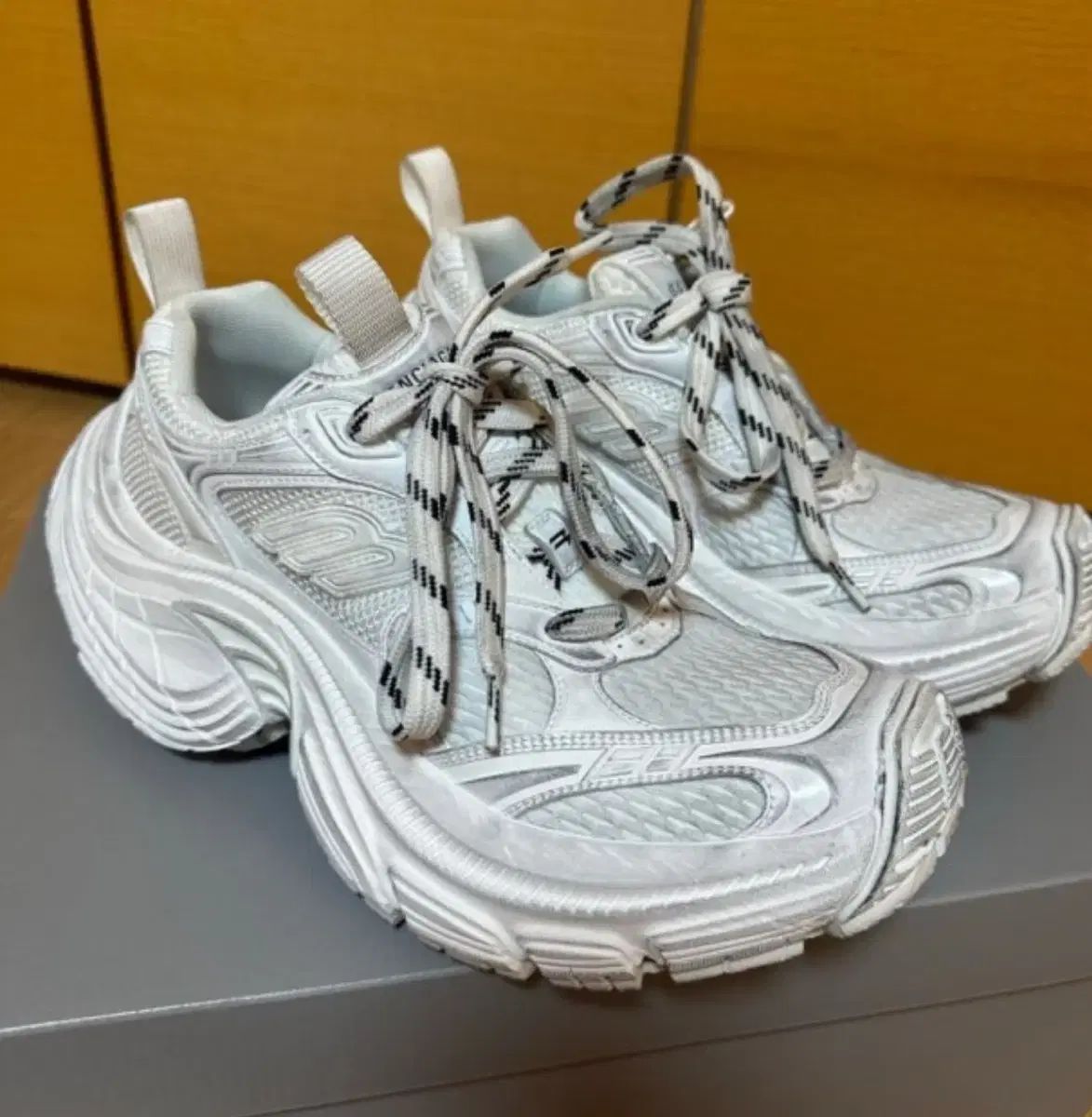 BALENCIAGA バレンシアガ 6xl 40 サイズ 白