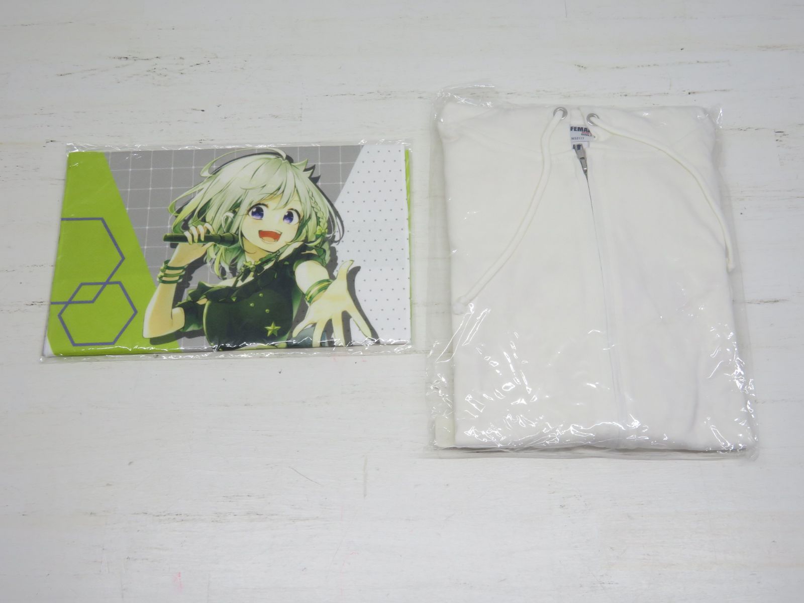 バーチャルシンガー YuNi パーカーA