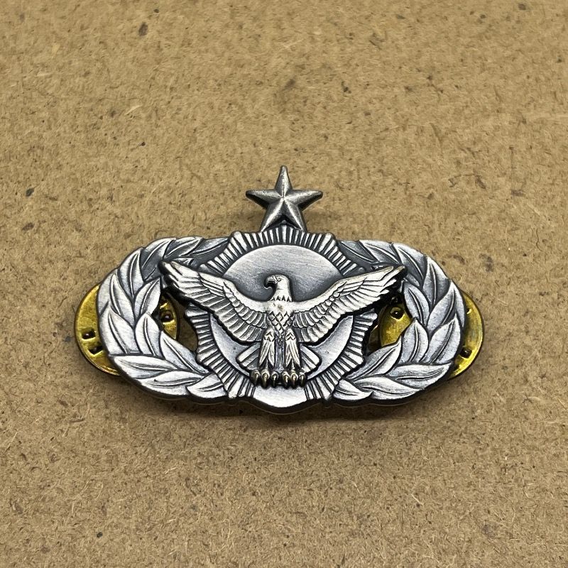 インシグニア バッジ ピンバッジ 米軍 記章 放出品 ミリタリー - メルカリ