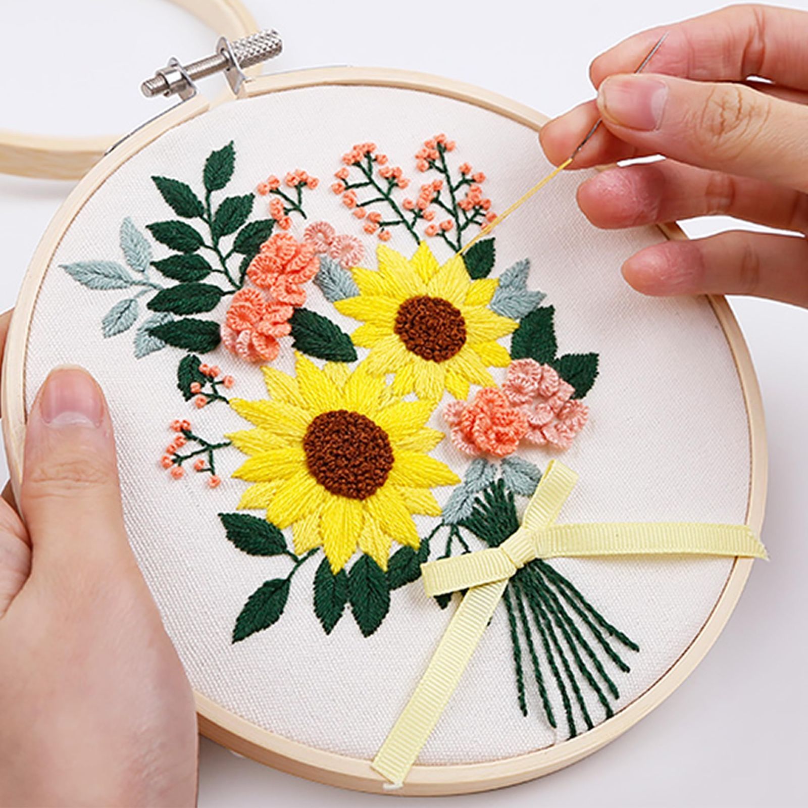 刺繍(手芸) 夢中になれる大人の手芸。「ACE embroidery」の刺繍の