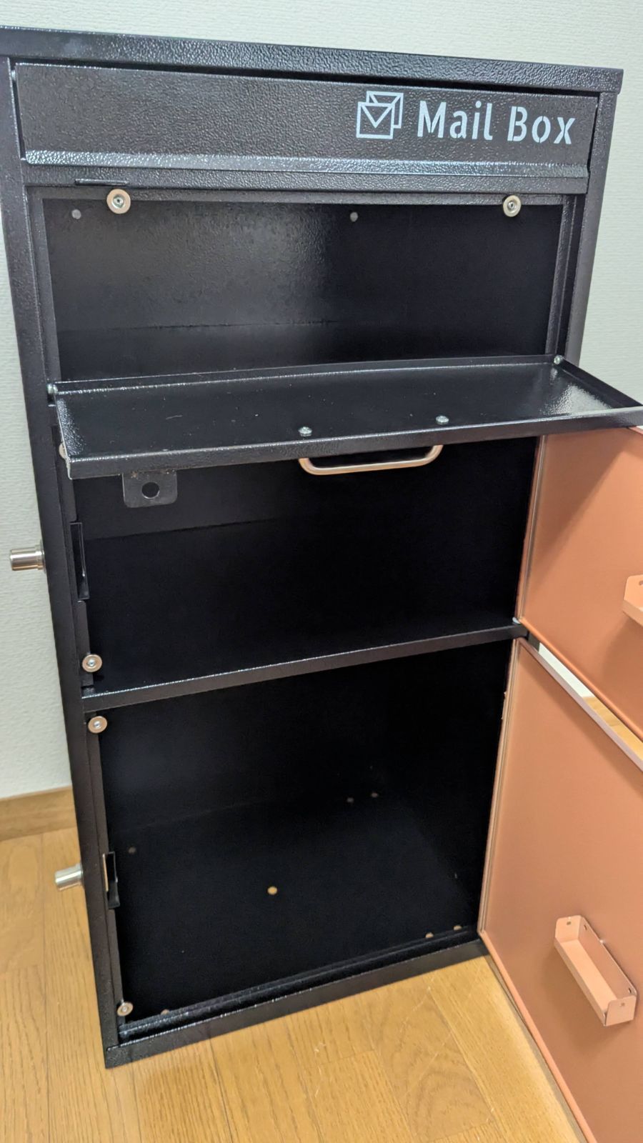  2025セール開催中！ 訳あり|アウトレット品 るすぽす宅配ボックス3段タイプ 定番のウッドブラック④ 商品品質、信用第一 。