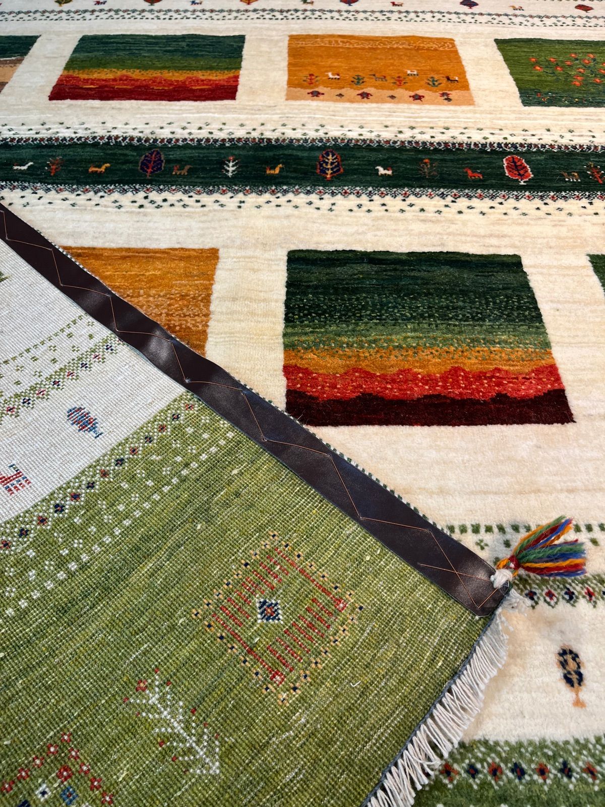 パルヴィーズ　カシュクリ　リビング　194×152アイボリー　グリーン　絵画 パルヴィーズカシュクリリビング194×152アイボリーグリーン絵画