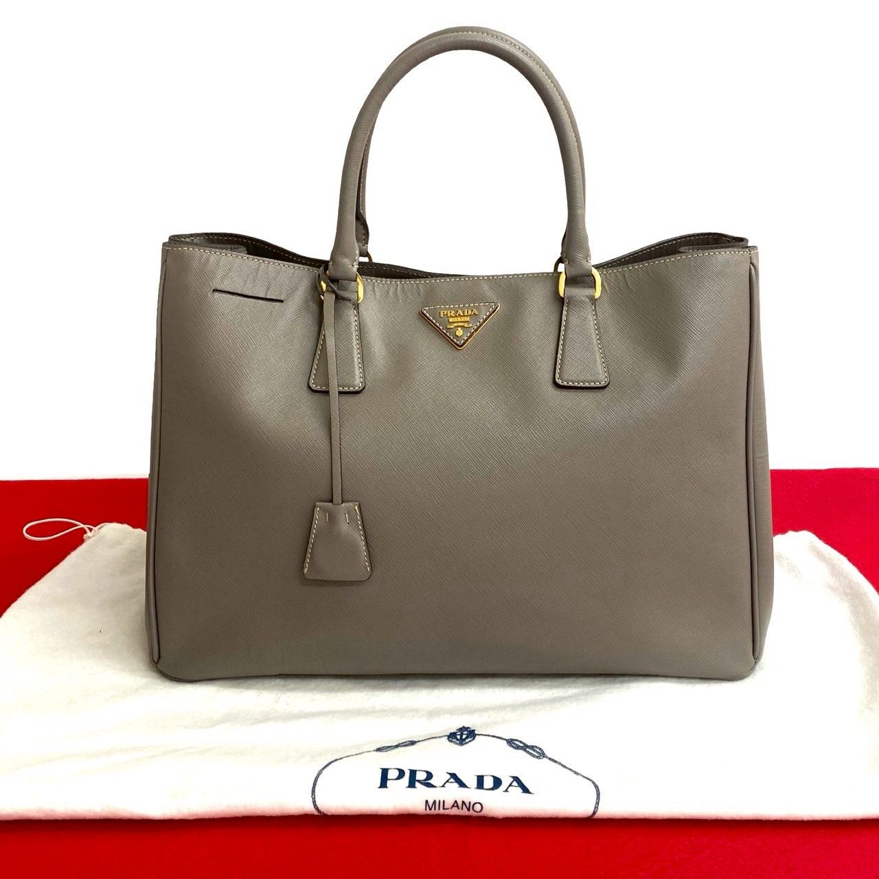 極 美品 袋付き PRADA プラダ サフィアーノ ガレリア 三角ロゴ 金具