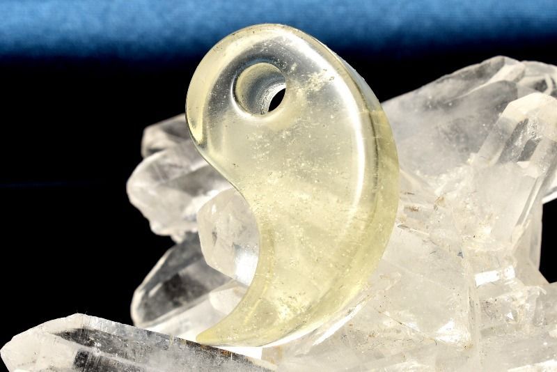 【早い者勝ち】【1点物】【高品質】【隕石】リビアングラス10.5mm 早い者勝ち】【1点物】【高品質】【隕石】ブラックリビアン