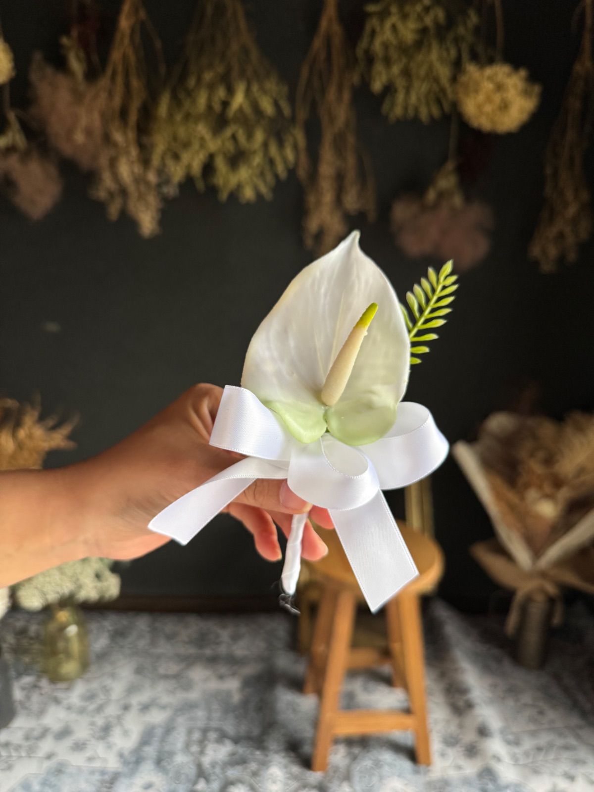 白ダリアクラッチブーケ☆ブートニア 造花 白 おしゃれ 