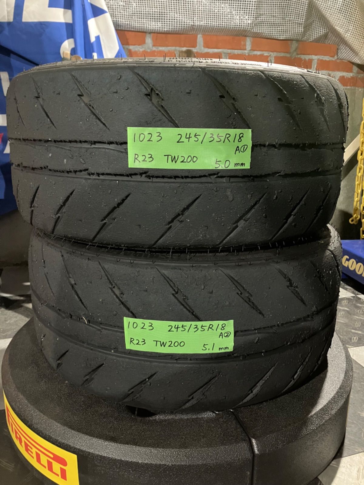 245/35R18 シバタイヤ SHIBATIRE REVIMAX R23 TW200 中古タイヤ2