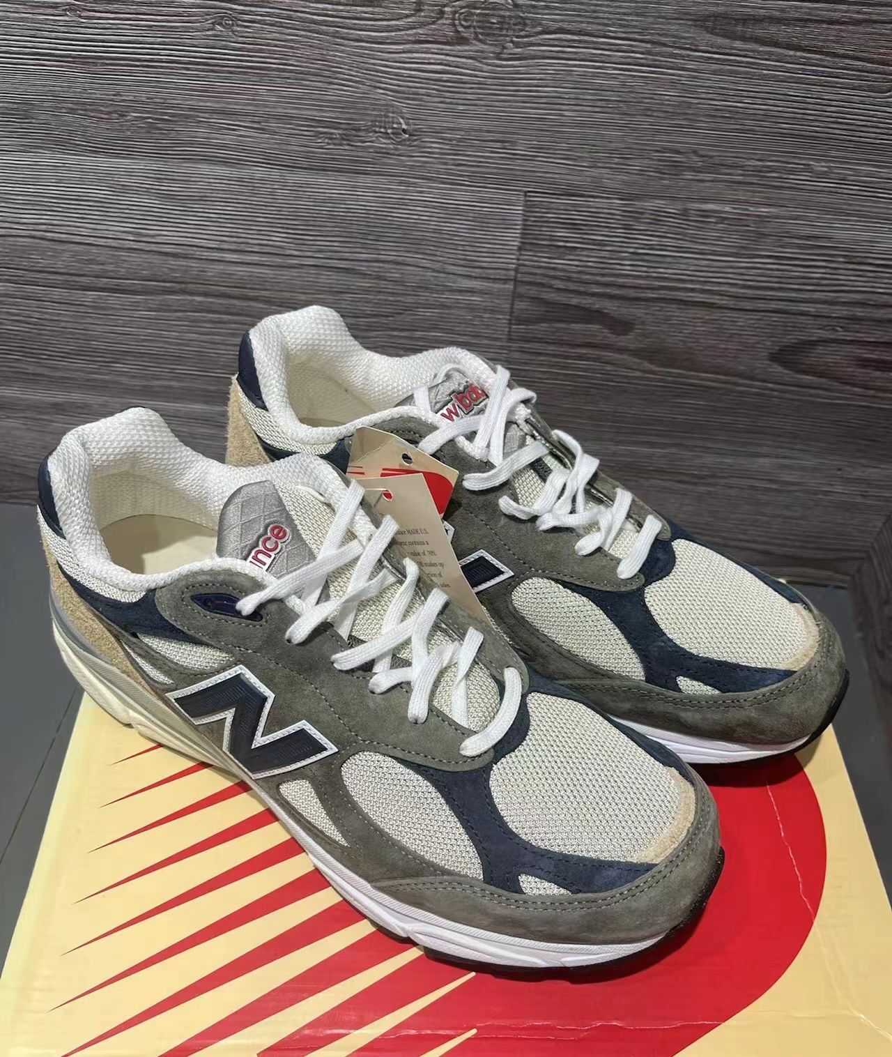 新品 ニューバランス New Balance 990 V3 グリーンブラウン - メルカリ