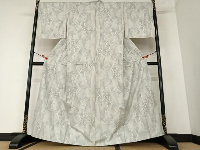 平和屋着物○本場大島紬 白大島 カタス9マルキ 花蝶文 正絹 逸品