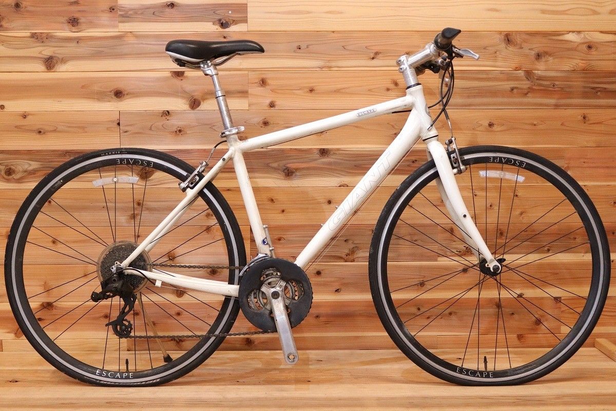 【美品】GIANT Escape R3 Sサイズ 3×8速【オプションたくさん】 GIANT escape R3 アルミ製 SRAM 3＊8速 人気クロスバイク！！！