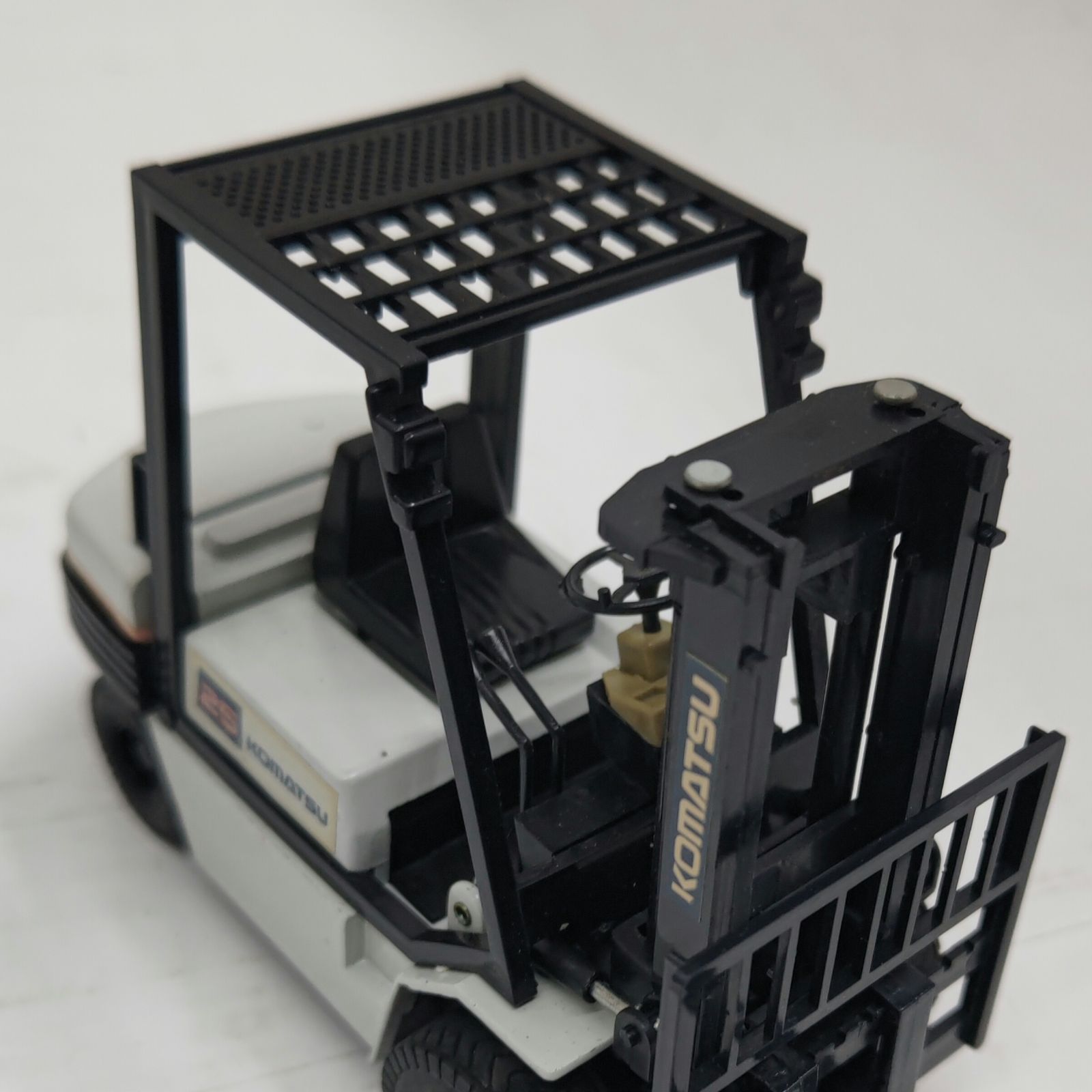 h62359 KOMATSU 小松フォークリフト 1/20 FD25-11ミニカー 置物 玩具