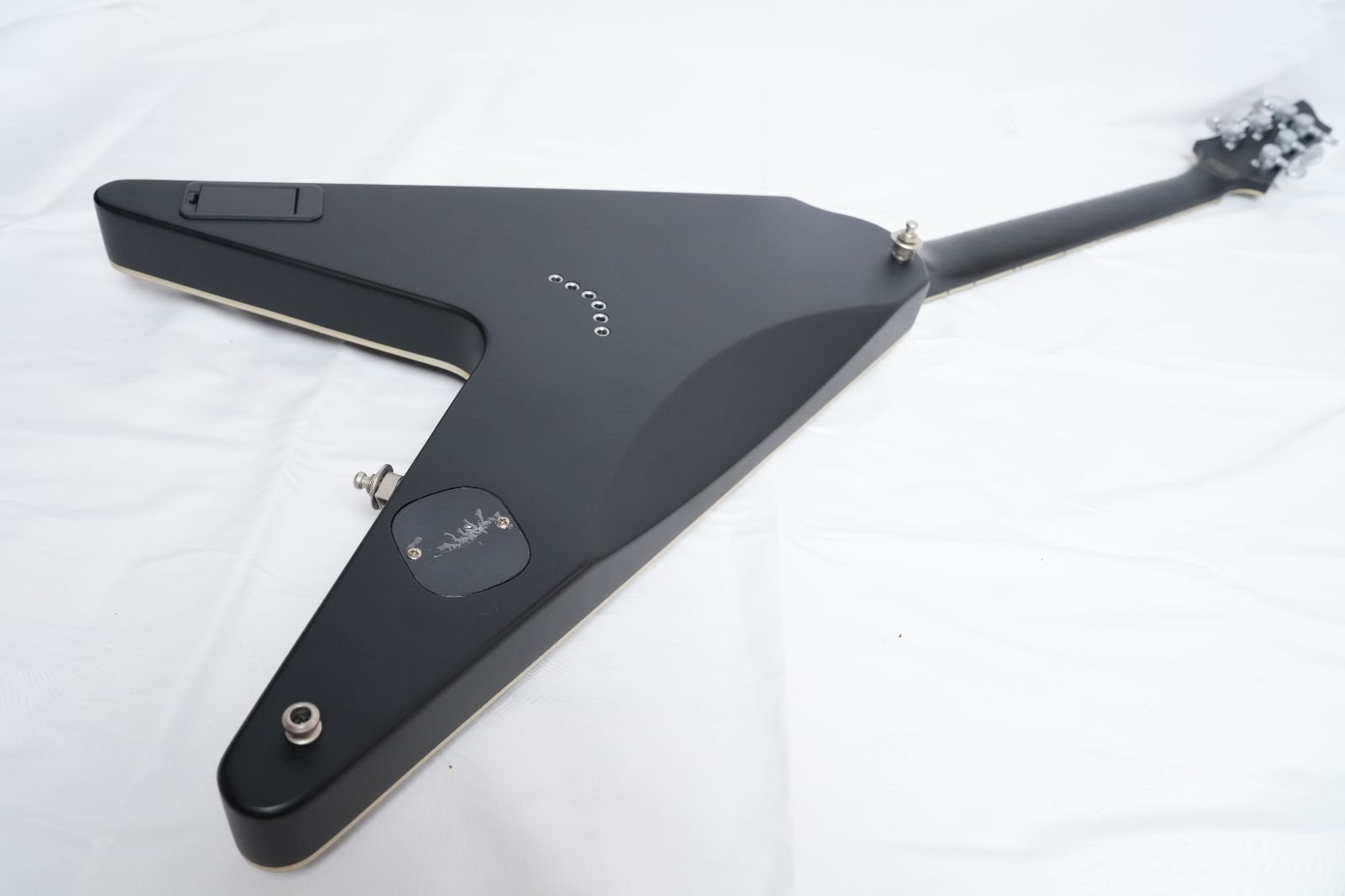 ☆SCHECTER☆PLATINUM Seriese V-1 Satin Black Flying V EMG