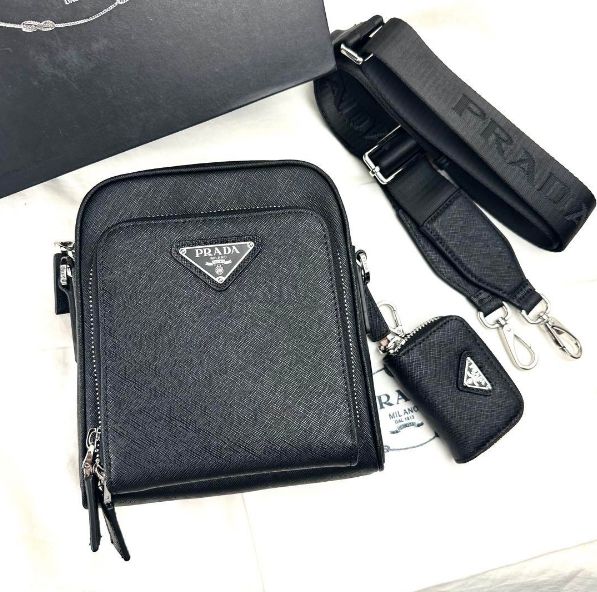 【新品・未使用】 PRADA プラダ ショルダーバッグ レザー