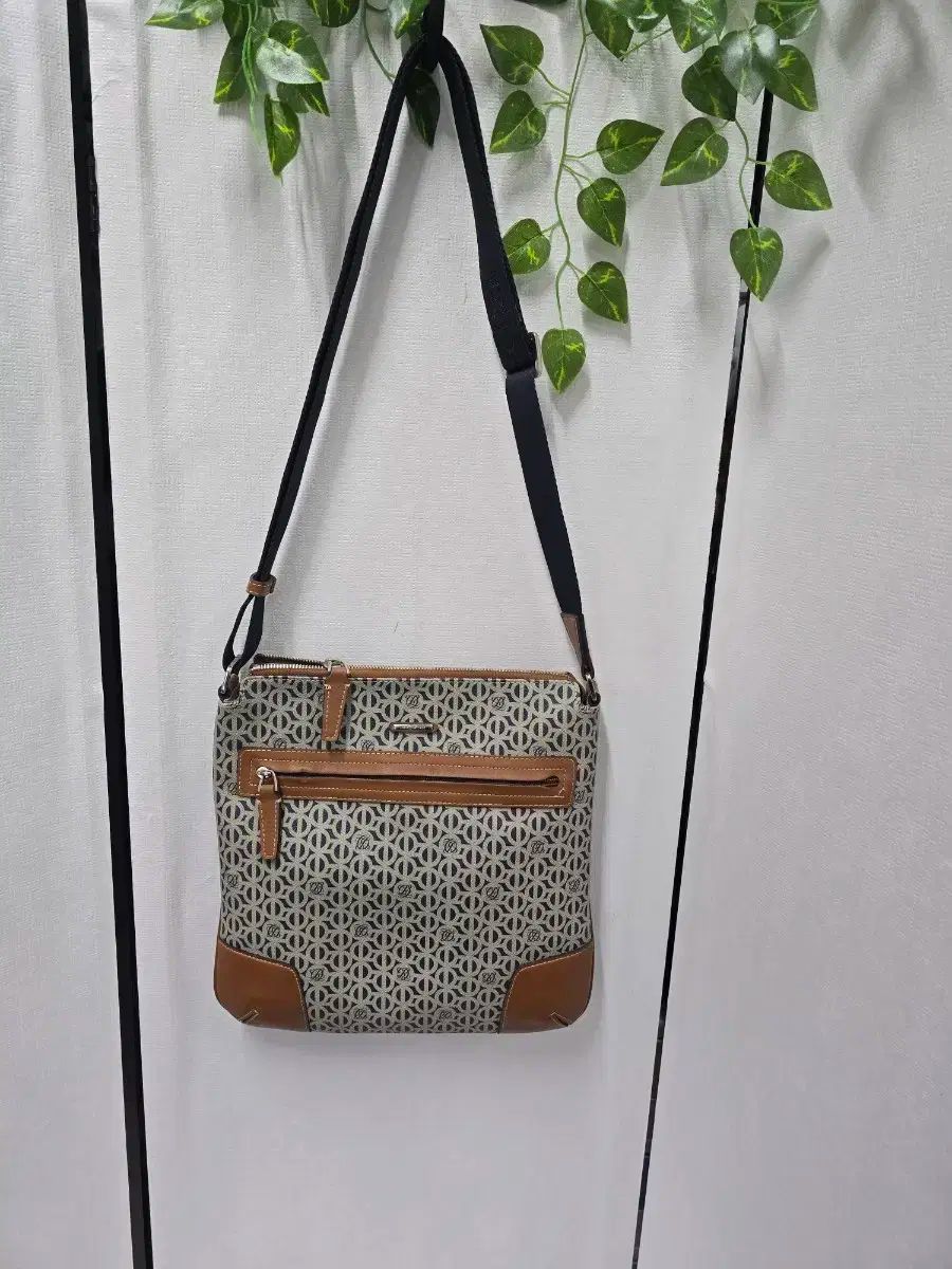 ルイス ガトスクロスボディバッグ DECORATOM_COM_BR