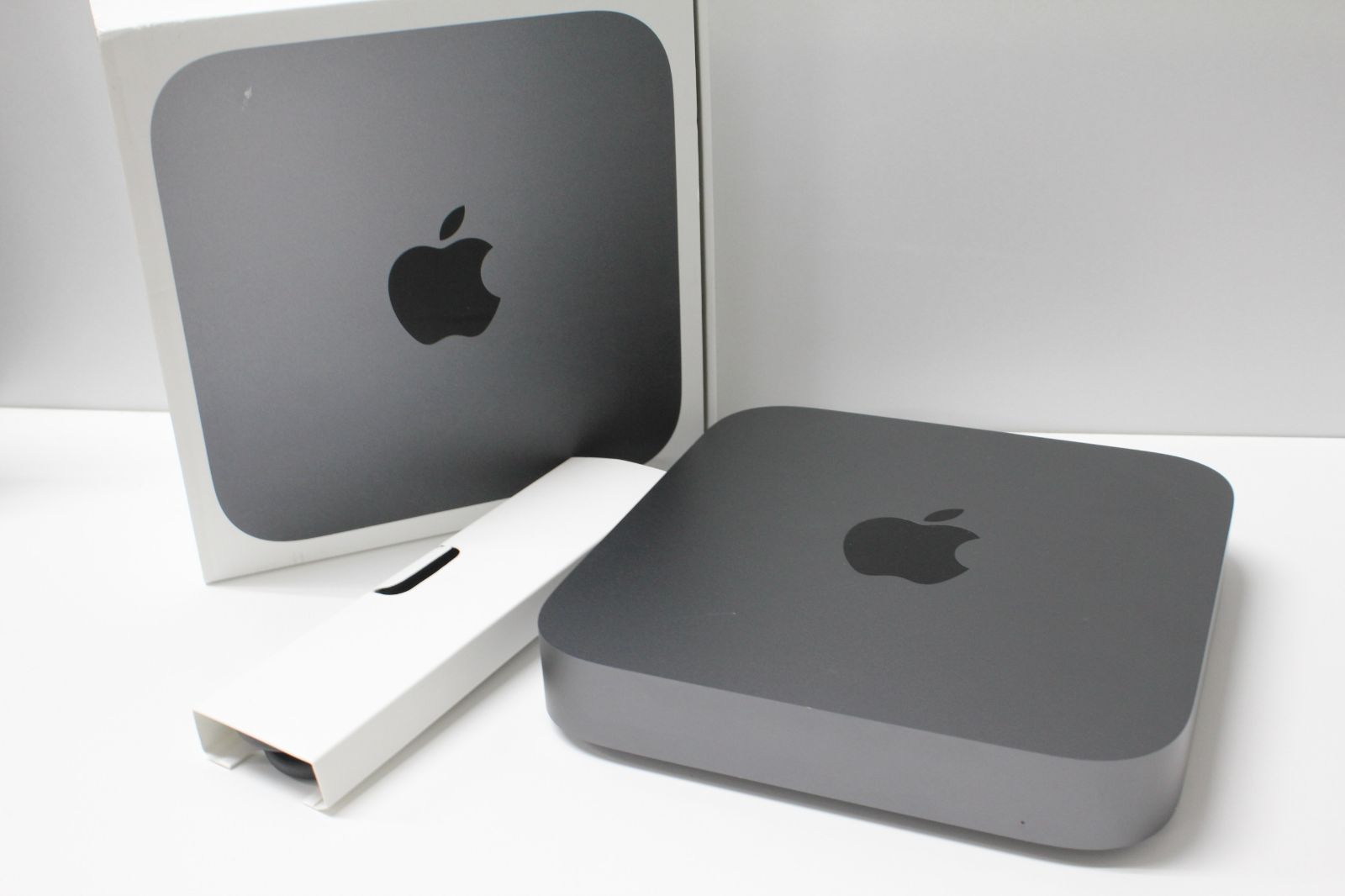 美品】iMac mini /2018. Core i7 / 16GB