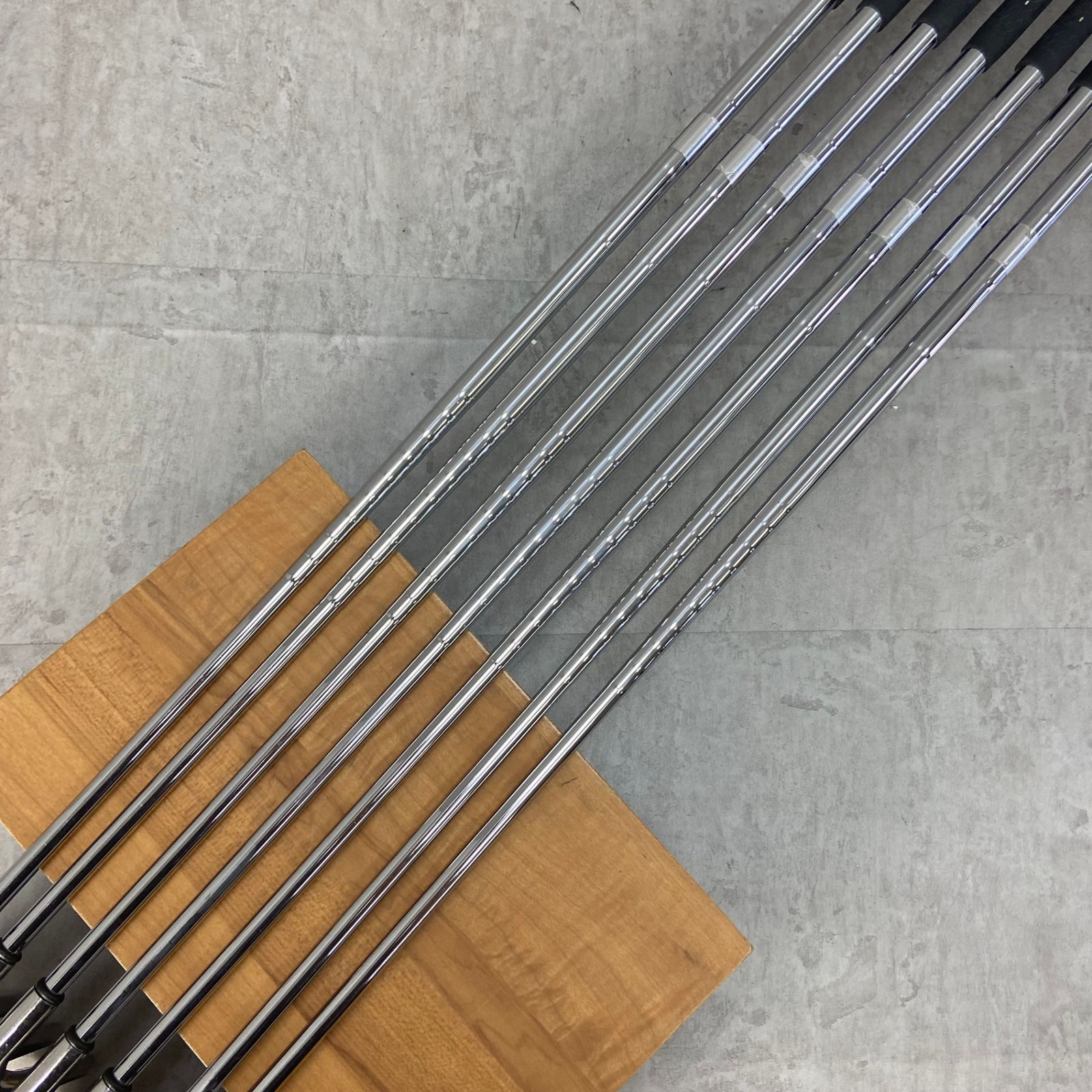 美品　Callaway WARBIRD キャロウェイ メンズ 右利き 7本 キャロウェイ ウォーバード メンズゴルフ アイアンセット 7本 SR