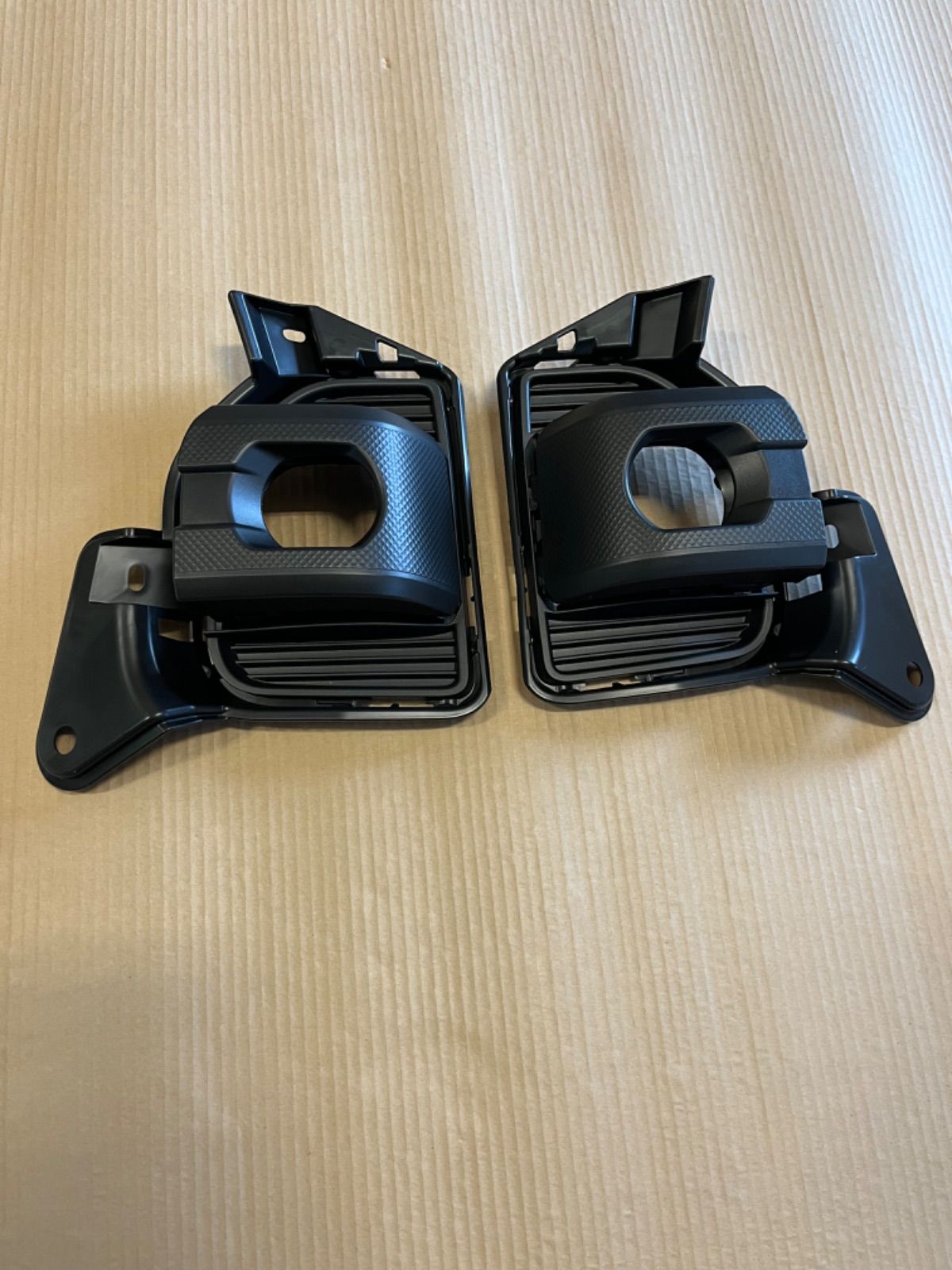 新品 新型 7型 200系 ハイエース ダークプライムⅡ 純正LED
