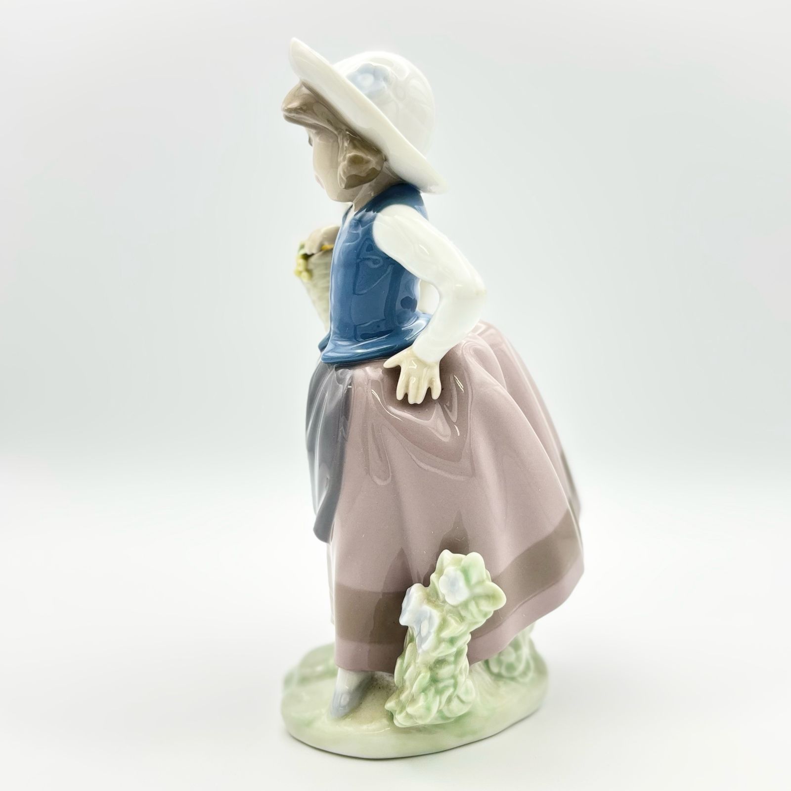 ◇◇LLADRO リヤドロ No.5221「甘い花の香り」 陶器人形 置物 フィギュ