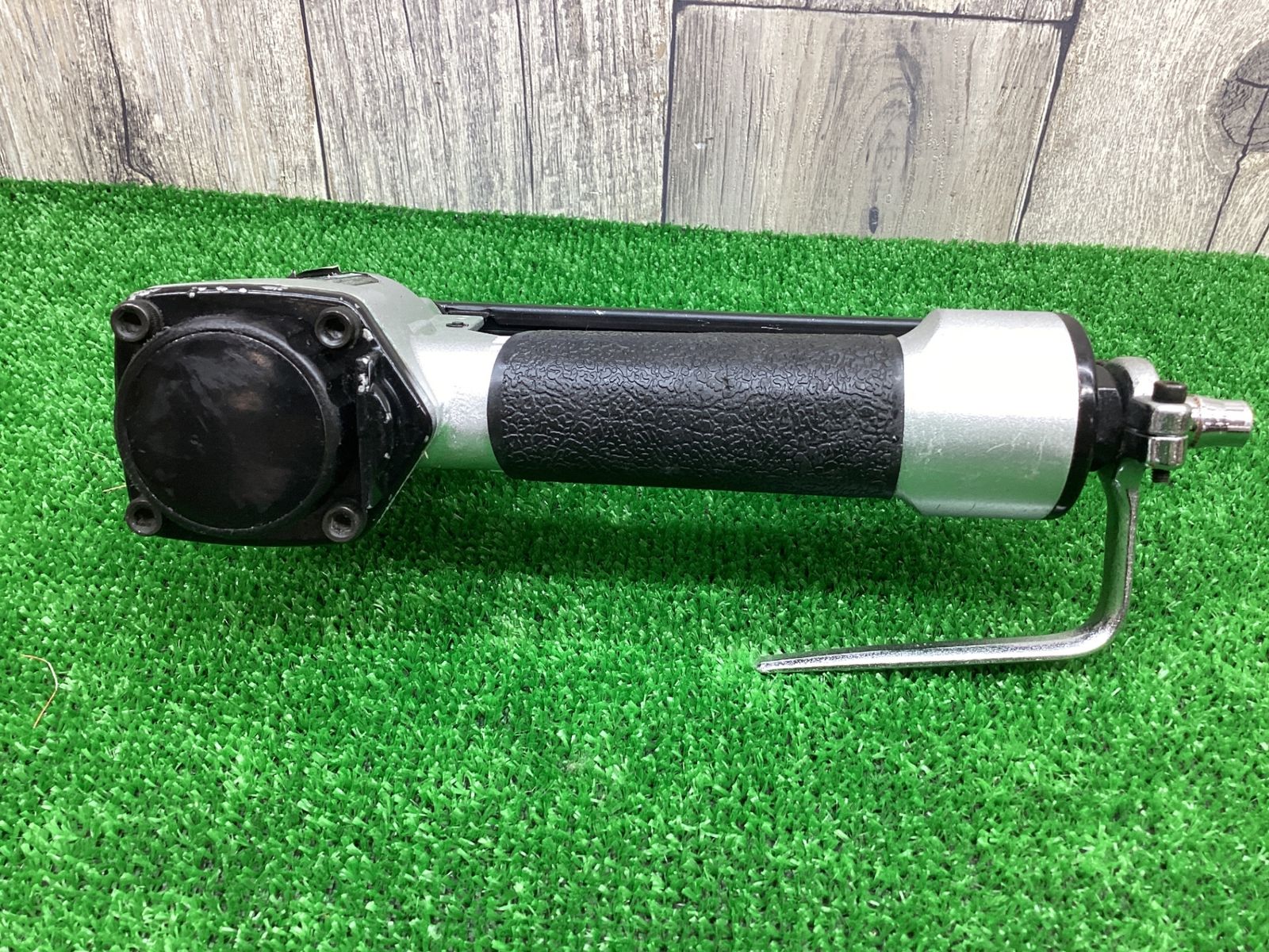 送料無料！【中古Bランク】△マキタ(makita) 常圧エアタッカ AT425AK  