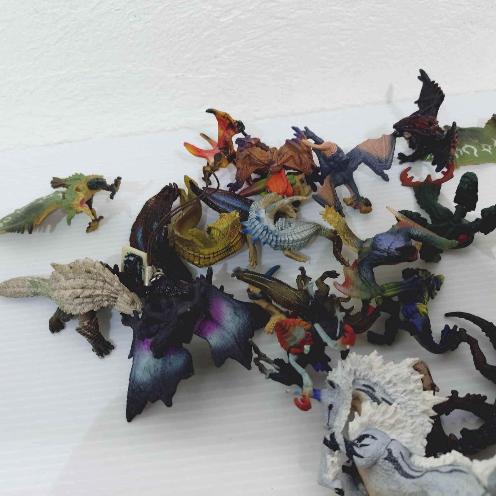 モンハンフィギュア　まとめ売り ⚠︎訳ありリペイント品を含みます モンハンフィギュア まとめ売り - メルカリ