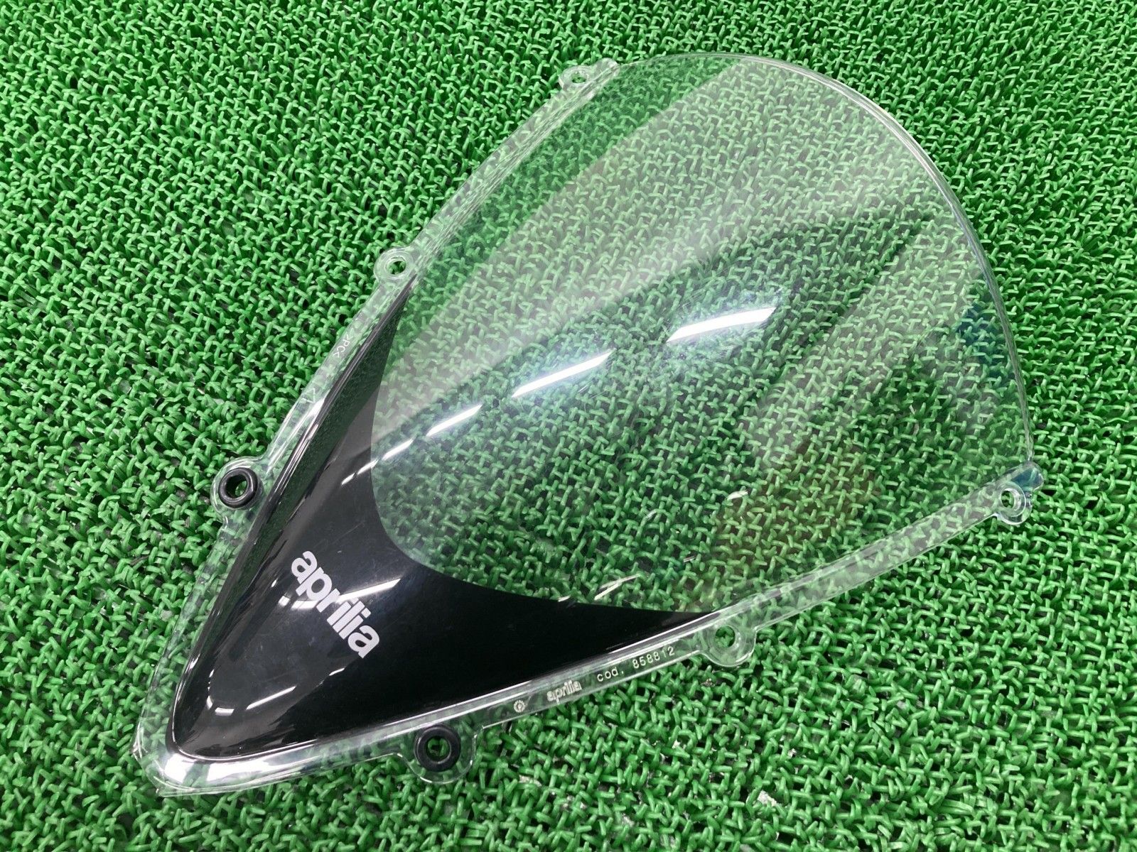 RS4-125 スクリーン 858812 アプリリア 純正 バイク 部品 RSV1000 ウインドシールド 割れ欠け無し 品薄 車検 Genuine 【中古】 45 RS4-125 スクリーン 858812 アプリリア 純正 バイク 部品 RSV1000