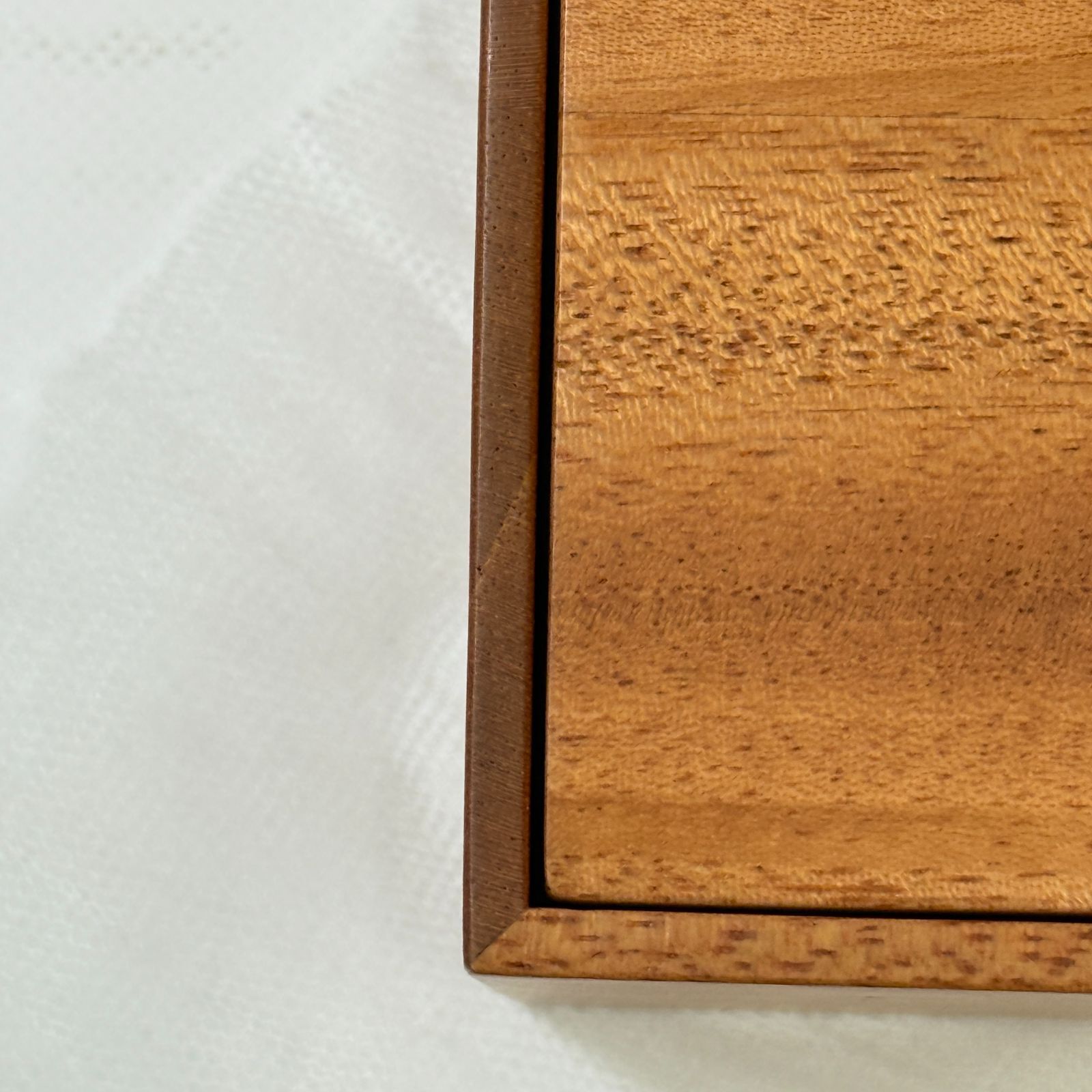 ティッシュケース Hロゴ