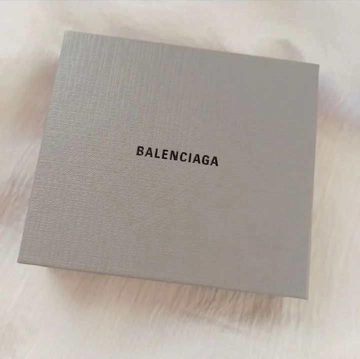 ♢BALENCIAGA