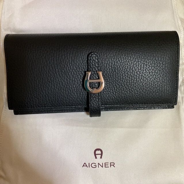 Aigner ホースモチーフ長財布 - メルカリ