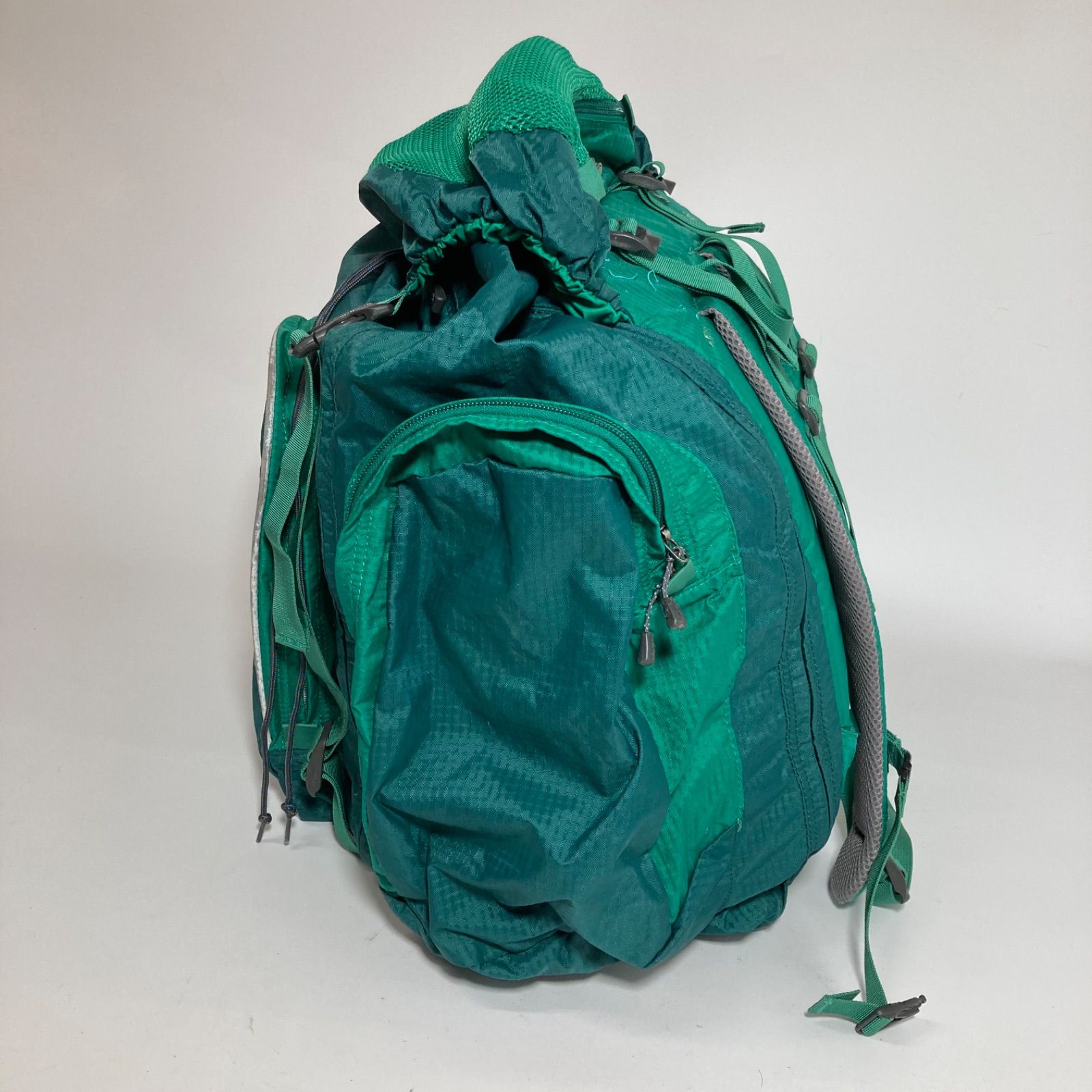 mont-bell グリーン リュック 10L モンベル mont-bell ポケッタブル ライトパック 10 （グリーン