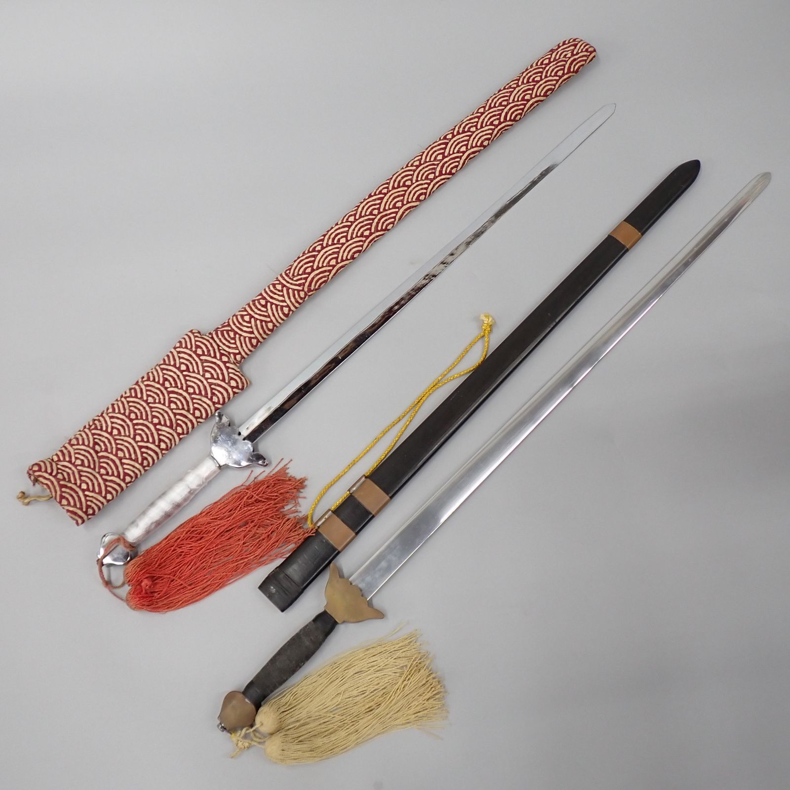 模造刀 中国 太極拳 刀 コスプレ 武具 2本 まとめ売り ケース付き 中国 模造刀 モデル刀 太極拳 中国剣 演舞 演武 コスプレ 刀 2本