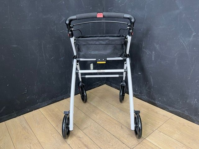 四輪歩行器【中古】クミナプロ KMINA PRO K10009 高齢者用
