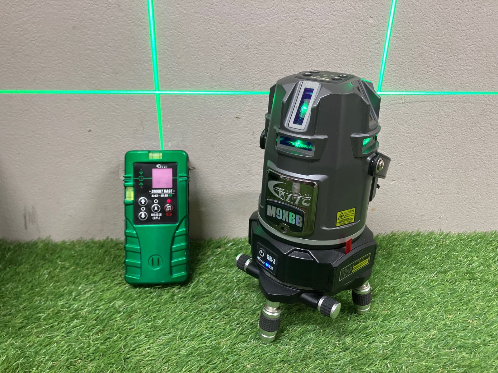 グリーンレーザー 墨出し器 5ライン 6点 フルライン 高精度 高輝度 フルライン 光学測定器 軽量 アウトレット xy 3 AHAKUICHIBAN レーザー墨出し器 墨出しレーザー フルライン グリーン