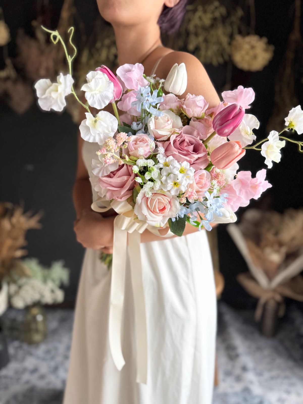 ピンクチューリップ濃淡クラッチブーケ ブートニア