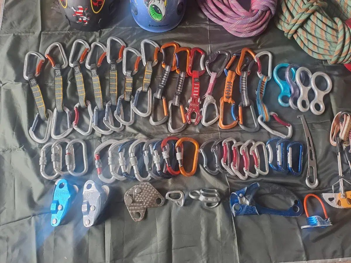 ロックウォール 登山 ペッツル クイックドロー