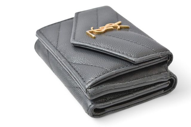 グレー キルティング 三つ折り財布 CHANEL グレー 三つ折り財布