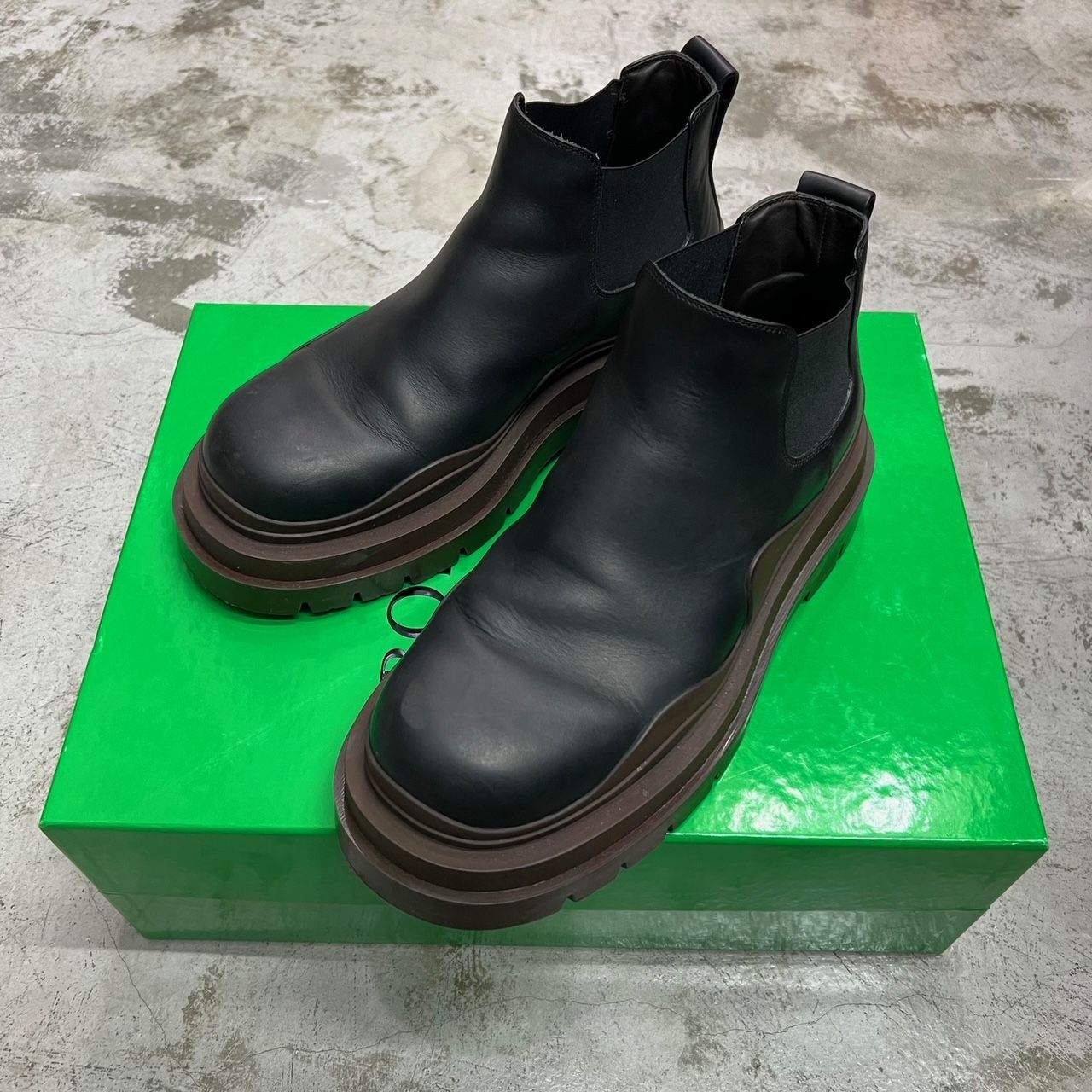 BOTTEGA VENETA タイヤ アンクル チェルシー レザー ブーツ シューズ