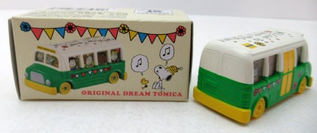 新品☆スヌーピーミュージアム 限定 トミカ4種セット☆冬 クリスマス